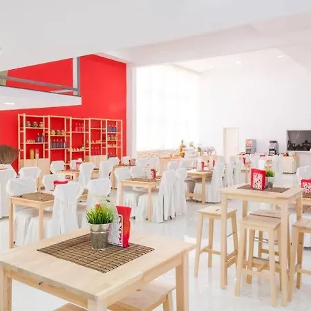 מלון By President 4*