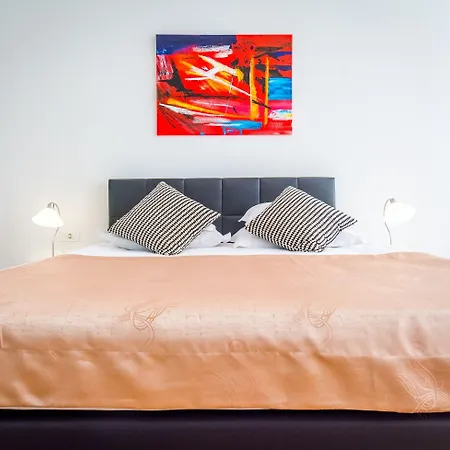 By President מלון 4*