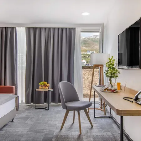 מלון By President 4*