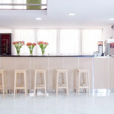 By President Ξενοδοχείο