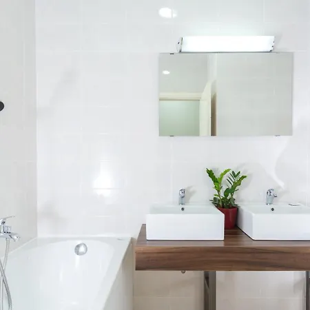 Ξενοδοχείο By President 4*