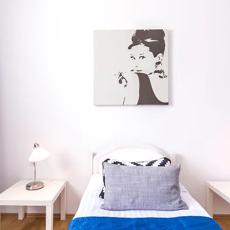 فندق By President