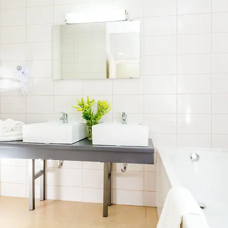 فندق By President