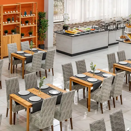 فندق By President سبليت