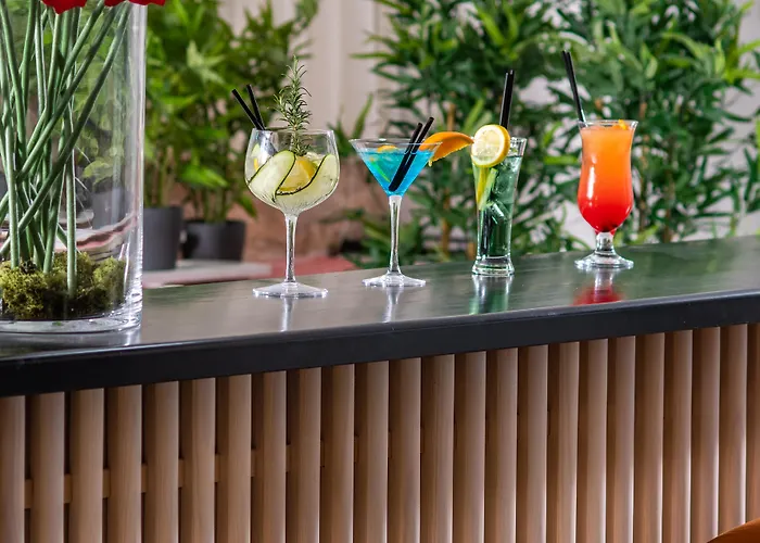 By President מלון